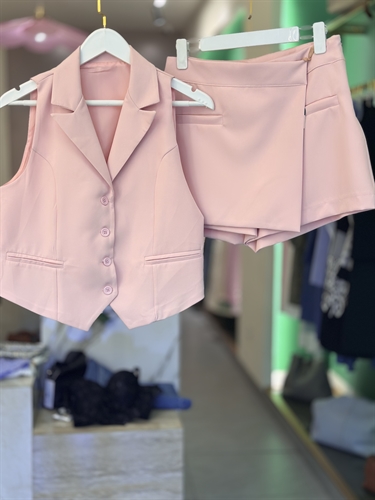 pink-skort-vest-poly.jpg